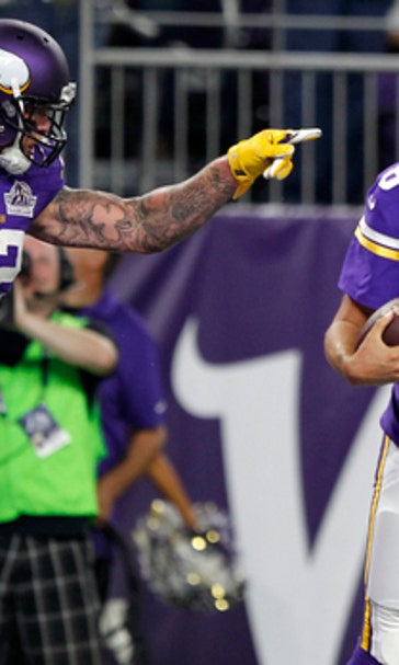 Eagles await unbeaten Vikings, familiar face in Sam Bradford